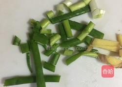 五花肉炒辣白菜的做法图解2