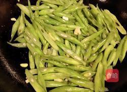 四季豆炒肥肠的做法图解3