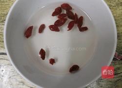 枸杞素包菜的做法图解3