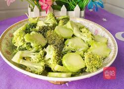 西红柿炒西兰花的做法图解2