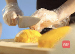 木瓜银耳牛奶糖水的做法图解1