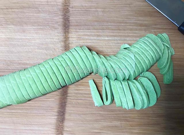 切成自己喜欢的粗细。