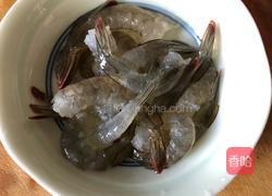菠萝虾仁的做法图解1