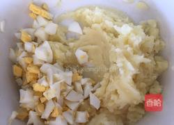 牛油果鸡蛋沙拉的做法图解2