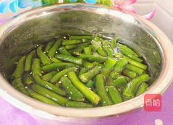 凉拌线椒的做法图解2