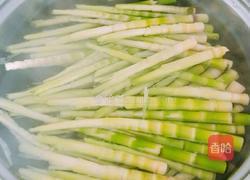 春笋炒鸡蛋的做法图解2