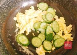 黄瓜火腿炒鸡蛋的做法图解5