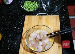 芒果青豆炒虾仁的做法图解4