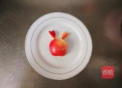 螃蟹苹果的做法图解1