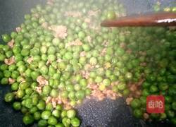 豌豆炒肉沫的做法图解8