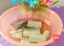 红烧豆腐带鱼的做法图解2