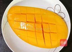 牛奶蜜豆芒果西米露的做法图解1