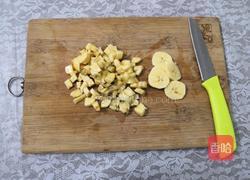 香蕉肉松饭团的做法图解2