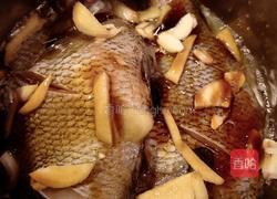 煮太阳鱼的做法图解2