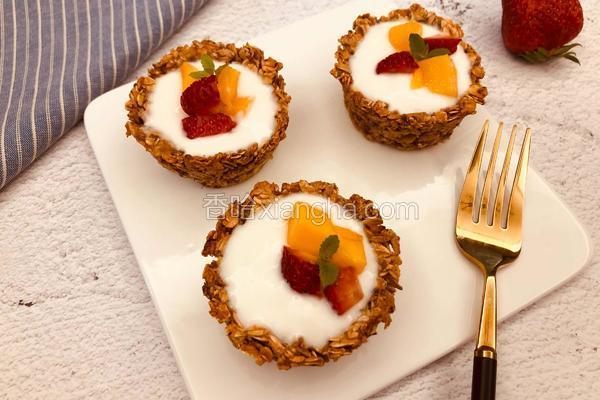 水果酸奶燕麦杯