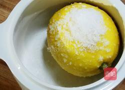 冰糖炖柠檬的做法图解2