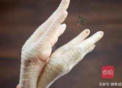 自制泡椒凤爪的做法图解1
