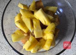 菠萝油条沙拉的做法图解4