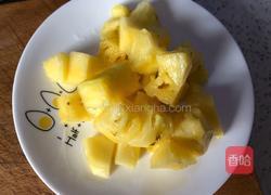 芝士菠萝炒饭的做法图解3