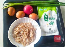 小河虾鸡蛋饼的做法图解1