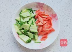 黄瓜炒鸡蛋的做法图解2