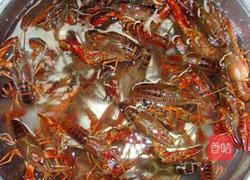 蒜蓉小龙虾的做法图解1