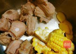 排骨玉米汤的做法图解3