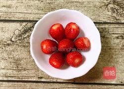 草莓乳酸菌奶昔的做法图解3