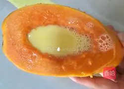 Illustration of how to stew eggs with papaya milk 5