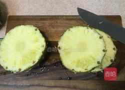 菠萝牛肉汉堡的做法图解2