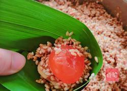 蛋黄肉粽的做法图解4