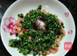 韭菜肉煎馄饨的做法图解1
