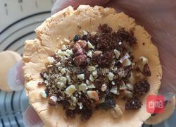 红糖核桃南瓜饼的做法图解6