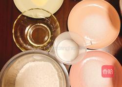 威风蛋糕的做法图解1