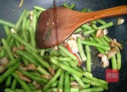 青豆角炒五花肉的做法图解4