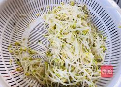 凉拌豆芽的做法图解1