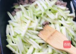 西葫芦炒肉的做法图解6