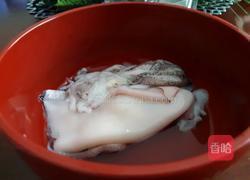 蒜香鱿鱼烧白菜的做法图解1