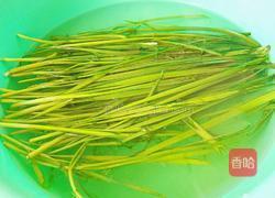 韭菜鸡蛋圆子营养米糊的做法图解2