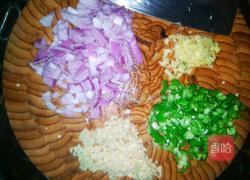 洋葱炒虾的做法图解2