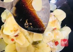 秘制酸辣土豆片的做法图解5