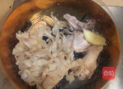 花胶红枣炖阉鸡的做法图解5