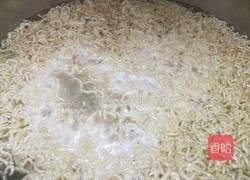 炒方便面的做法图解1