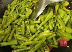 青椒炒豆角的做法图解12