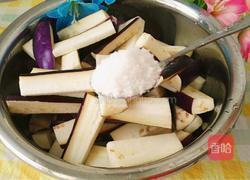 茄子炒胡萝卜的做法图解3