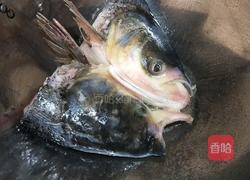 砂锅鱼头汤的做法图解3