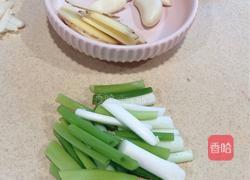 蒜台炖鲅鱼的做法图解6