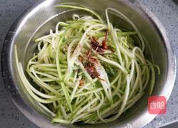炝拌西葫芦的做法图解3