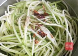 炝拌西葫芦的做法图解5