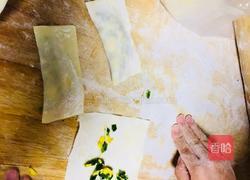 小零食自制韭菜盒子的做法图解2